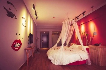 Zhangjiajie Interval Time Travel Inn