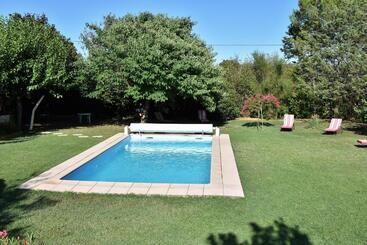 مبيت وإفطار La Farigoule