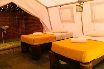 Отель Caravan Serai Exclusive Private Villas & Eco Resort