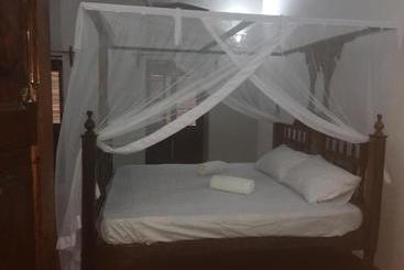 هتل Stone Town Sea View