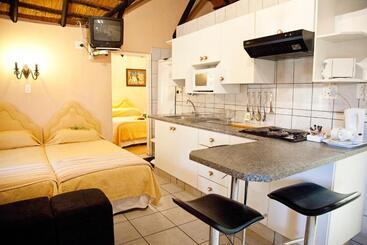 Lalapanzi Hotel & Conference Centre