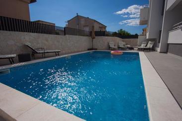 بنسيون Residences Bellavista 3