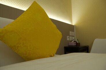 پانسیون Whole Sunshine International