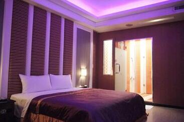 Roman Vacation Motel