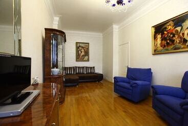 דירות לתיירים Apart Hotel Burdenko