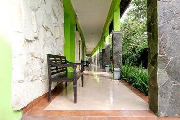 فندق Popi Pondok Pisang