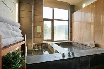 هتل Reikei Hot Spring Resort