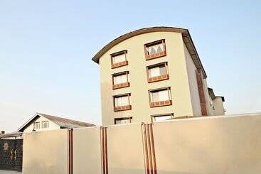 בית מלון כפרי Capital O 28688 The Saffron