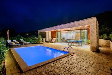 شقق خاصة سياحية Villa Vinni