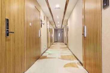 تختخواب و صبحانه Aidong Boutique