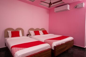 Oyo 23398 Hotel Sri Murugan