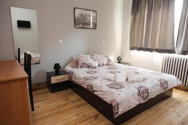 بنسيون Santa Sofia