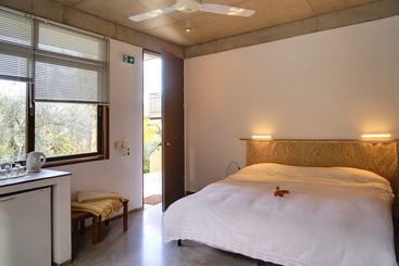 Studios Kyparissi & Spa