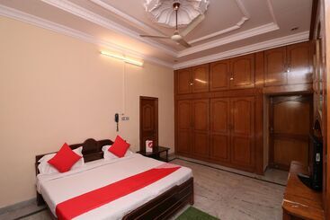 Отель The Kings