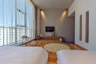 Xiang Yin Liu Su Inn