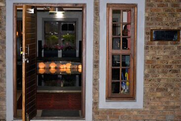 Отель Yalla Yalla Boutique