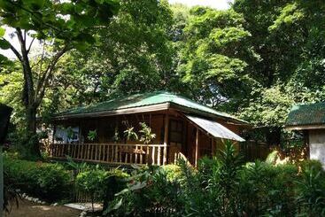 پانسیون Nelly's Nipa Hut