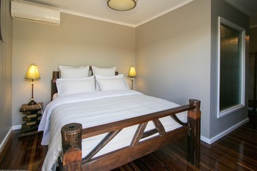 The Beachside Cottages