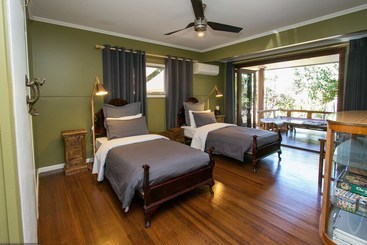 The Beachside Cottages