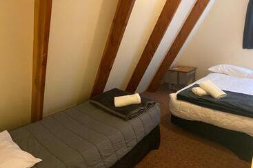 Mountain Chalets Motel