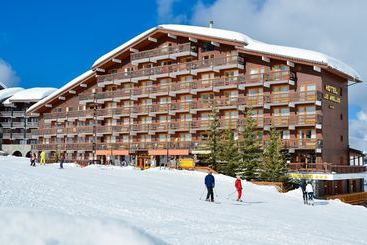 ホテル Hôtel Les Arolles