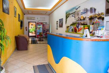 ホテル & Restaurante Guarania