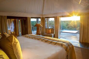 בית מלון כפרי Simbavati Hilltop Lodge