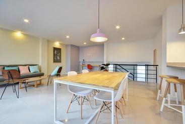 Manila House