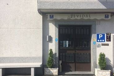پانسیون P Residencia Pividal