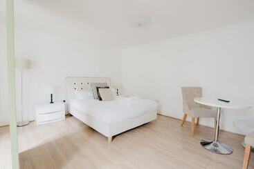 דירות לתיירים Cambridge City Studios By Paymán Club