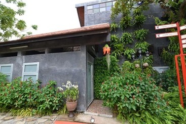 בית מלון כפרי Phuket Botanic Resort