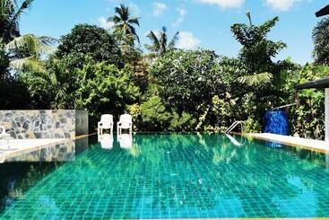 Отель Subsavet Village