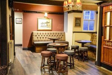 פונדק The Roebuck