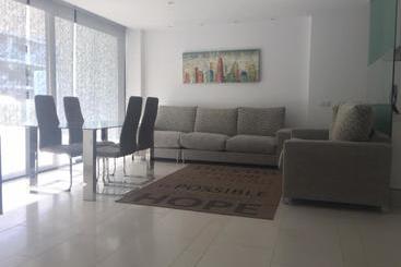 Aqua Luxury Suites Los Cristianos