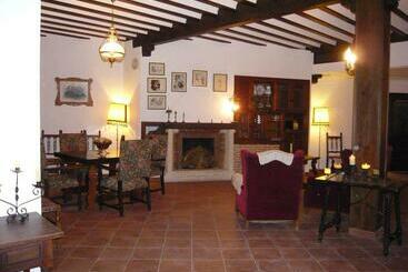 Casa De La Torre Hospederia