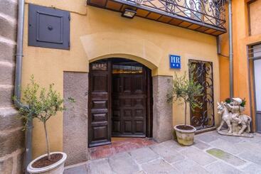 مسافرخانه Antika Snoga