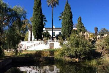 بنسيون Finca La Favorita