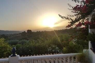 تختخواب و صبحانه Finca Rayo Del Sol