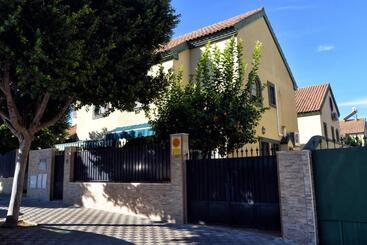 דירות לתיירים Wonderstays Chalet El Naranjo