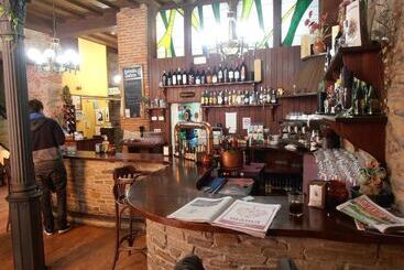 Hostal Virgen De La Encina