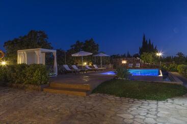 ツーリストアパートメント Yourhouse Es Moyà Des Pins