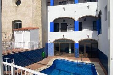 مسافرخانه Rural La Posada De Las Cigüeñas