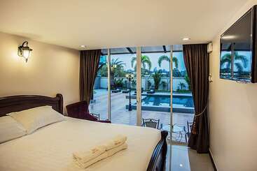 هتل Royal Graces Pool Villas