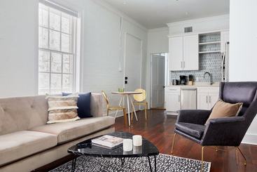 Sonder  Julia Suites