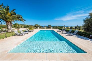 Жильё для туристов Villa Es Cubells Town