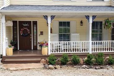 住宿加早餐  Cottage By The Castle