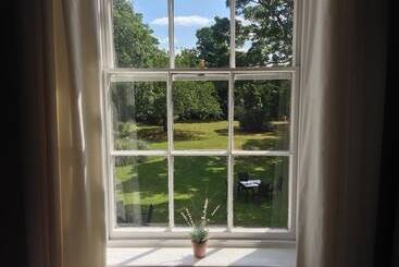 Bed and Breakfast Little Mollington Hall