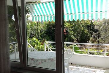 דירות לתיירים Kumbağ Green Garden Pansiyon