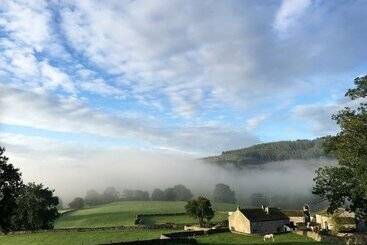 مسافرخانه Craven Shepherd Huts