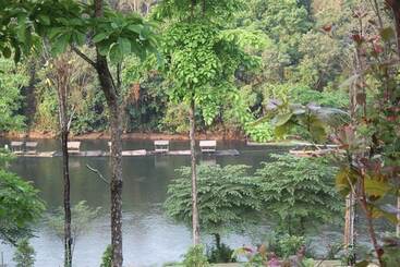 فندق Baan Alisa Bed And Breakfast